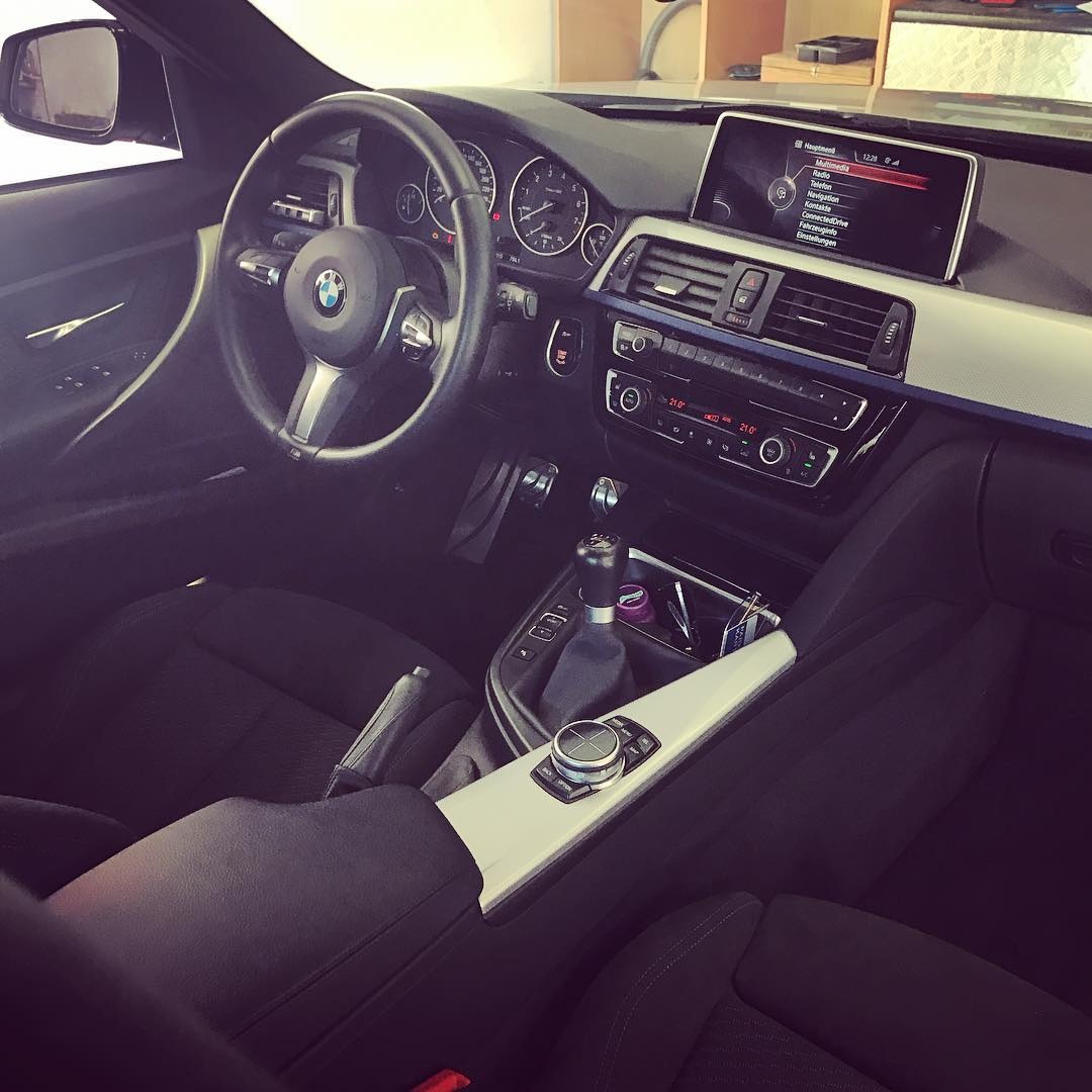 BMW F30 - retrofit NBT with 10,25“ Display from X5 F15 Bild 1