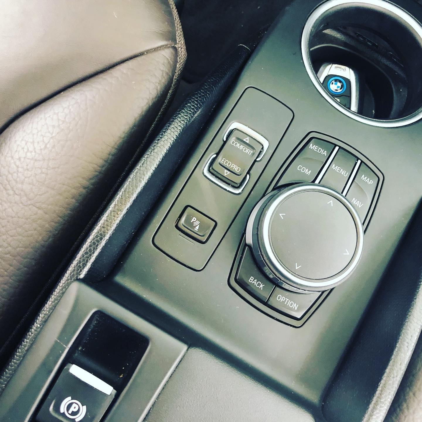 BMW i3 Nachrüstung Navigationssystem Professional ID6 #bmwi #i3 #retrofit #bimmer #carlove #traunstein #bmw #bmwelectric #electri… Bild 2