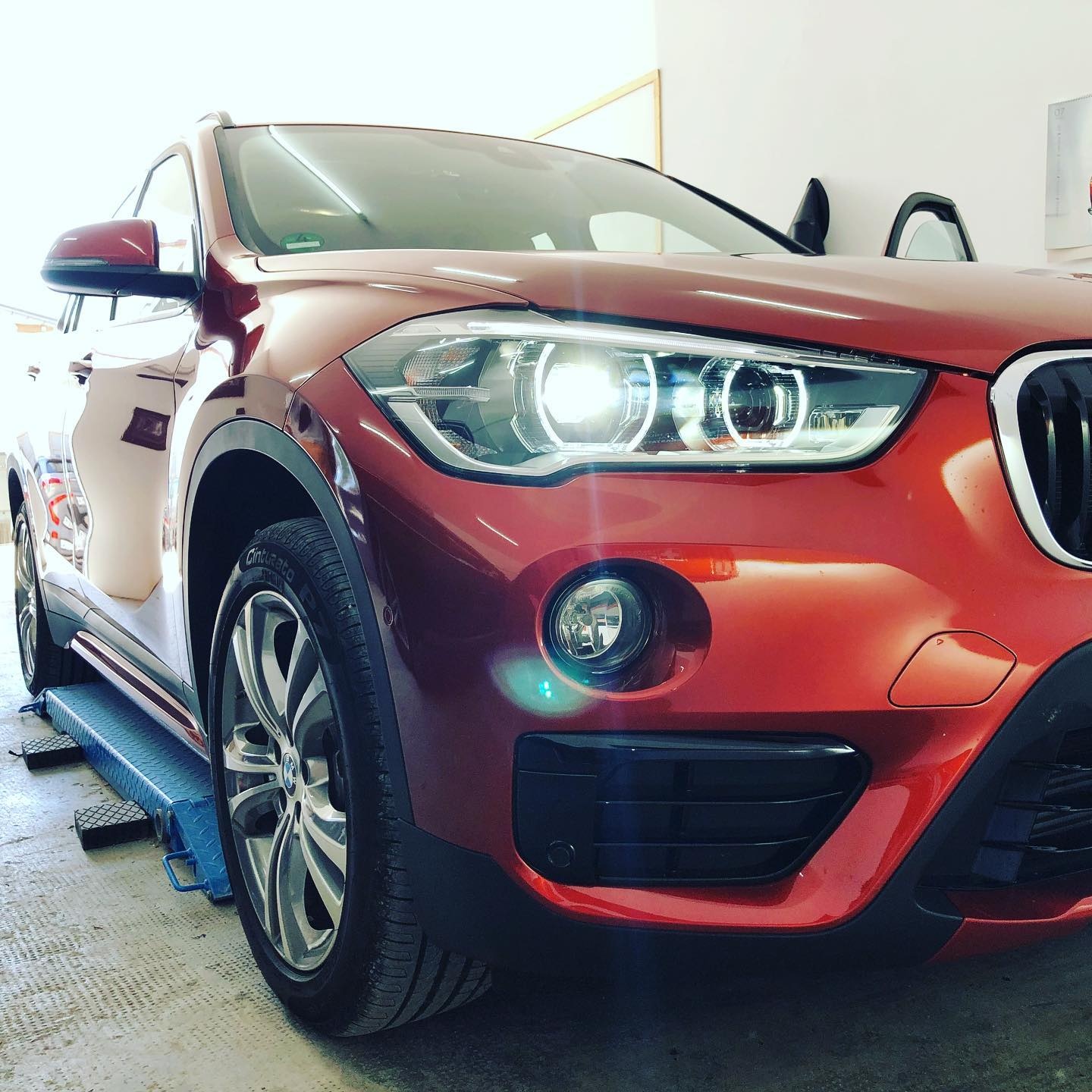 BMW F48 X1 Nachrüstung Original BMW Rückfahrkamera inkl. Anhängerkupplung Zoom zum komfortablen anhängen #bmw #bmwx #x1 #bimmer #… Bild 1