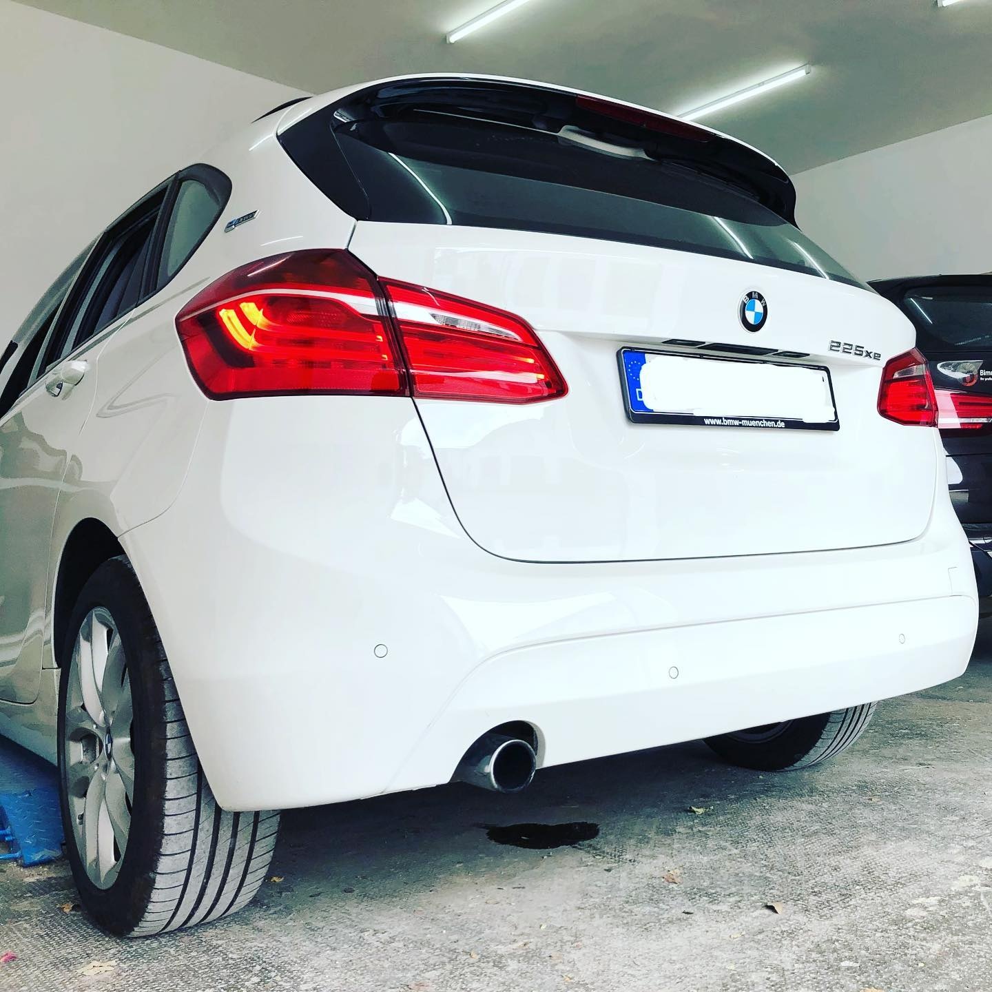 BMW 225xe Nachgerüstet: kabelloses original Apple CarPlay im Fullscreen mit Freischaltcode. ✅ Kein Abo - Lebenslang Apple CarPlay… Bild 2