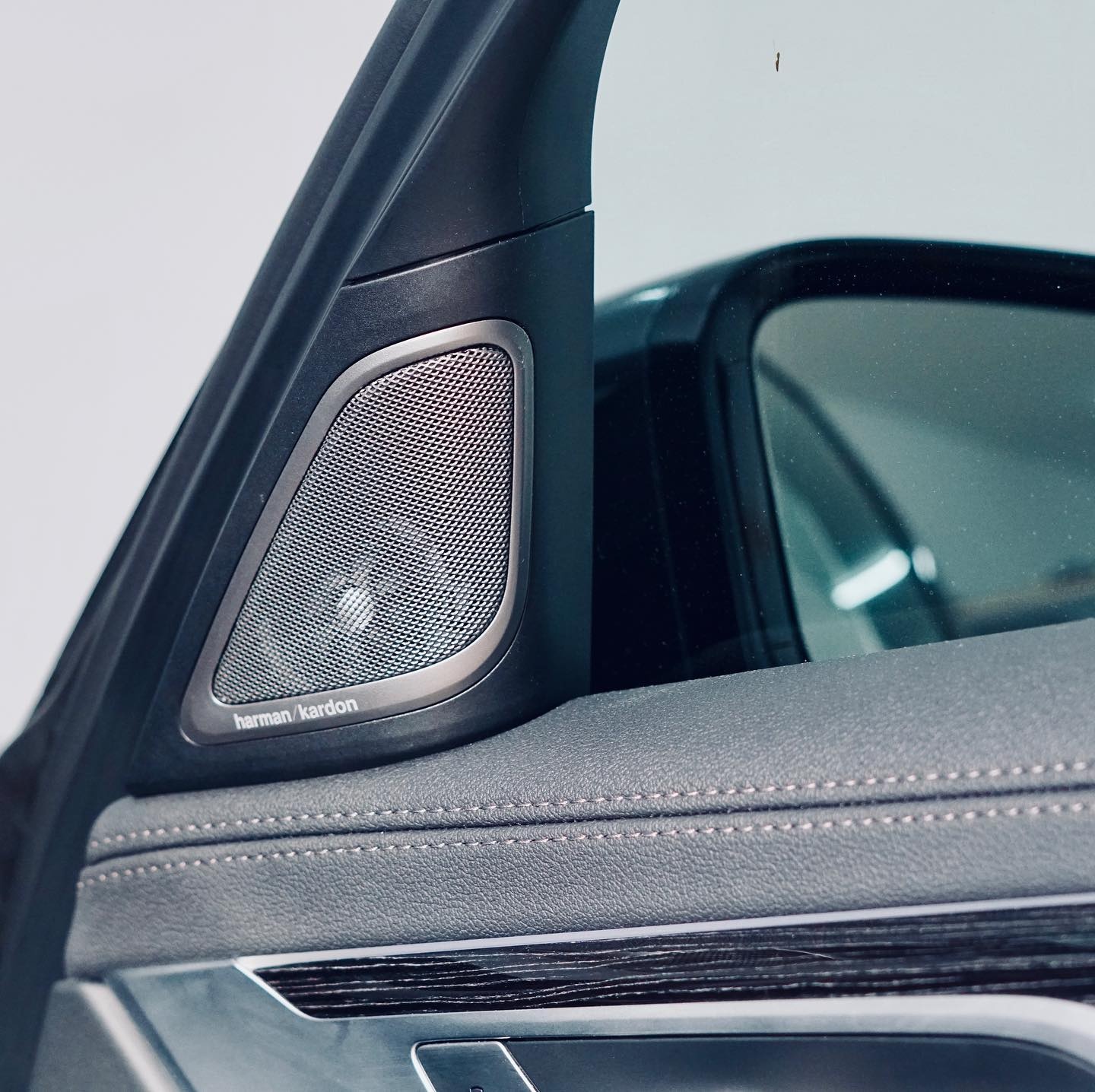 BMW 740d - NachruÌstung / Retrofit Harman Kardon Surround Sound System mit DSP Endstufe Bild 5