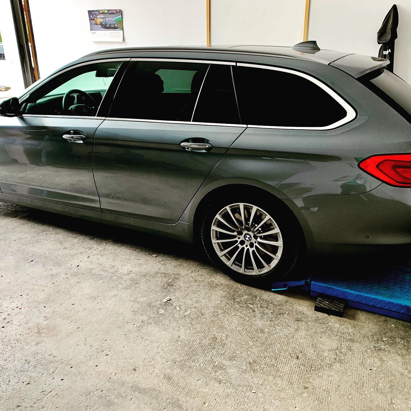 BMW G31 5er Touring - Nachrüstung Navigationssystem Professional ID6 SA609 mit SA654 DAB+ und SA6WB Volldigitales Kombiinstrumen… Bild 2