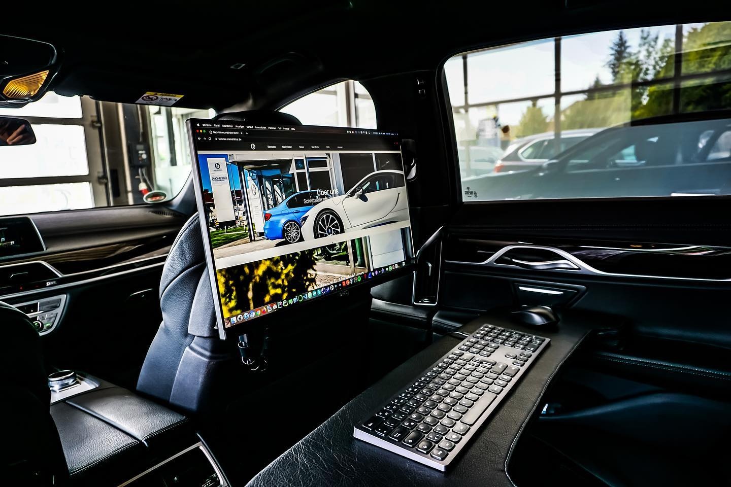 Gestatten: Die Bimmer Business Lounge, Dell 24“ Display drehbar, neigbar der Sitz, davon unbeeindruckt verstellbar, Anschluss an… Bild 3