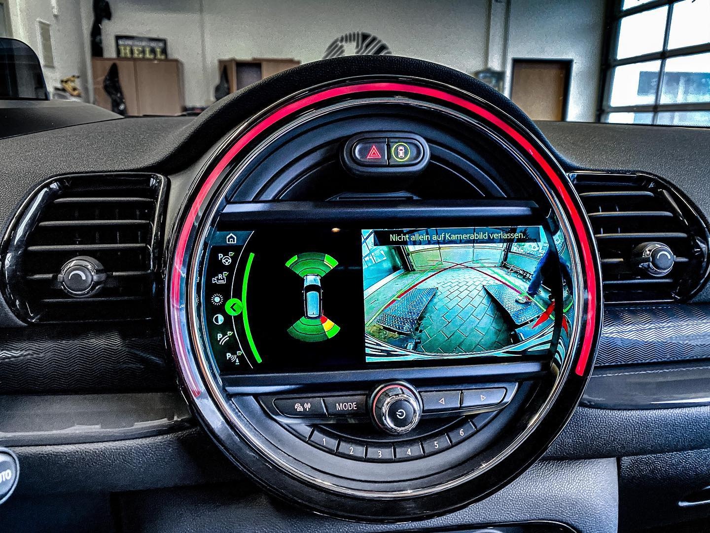 Mini Clubman - NachruÌstung Headup Display - Harman Kardon HiFi System - RuÌckfahrkamera Bild 1