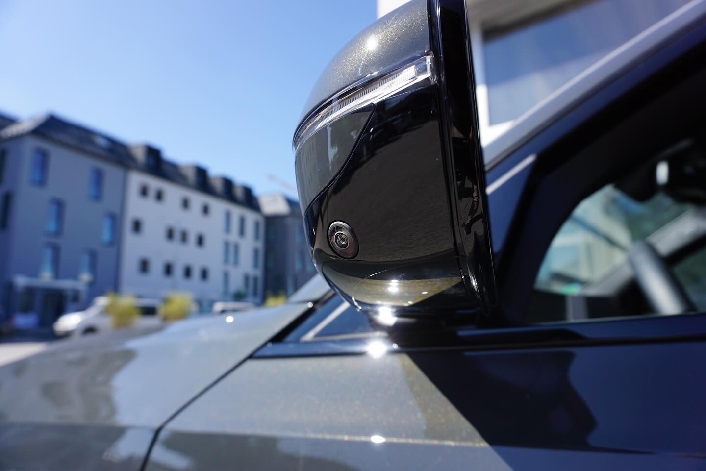 BMW 330e Nachrüstung Parkassistent Professionell mit 360 grad Kamera und automatischen einparken 👍 Bild 3