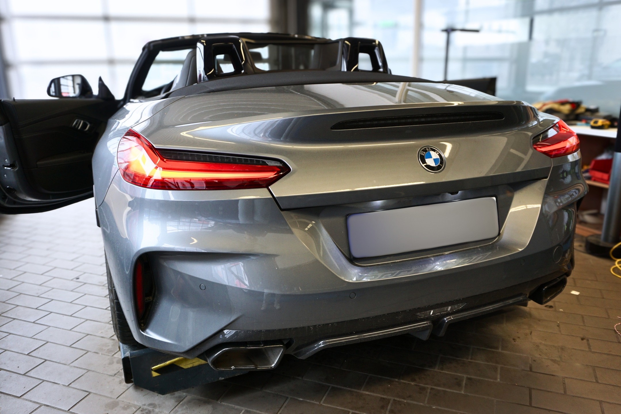 BMW Z4 G29 – Nachrüstung einer originalen BMW Rückfahrkamera Bild 3