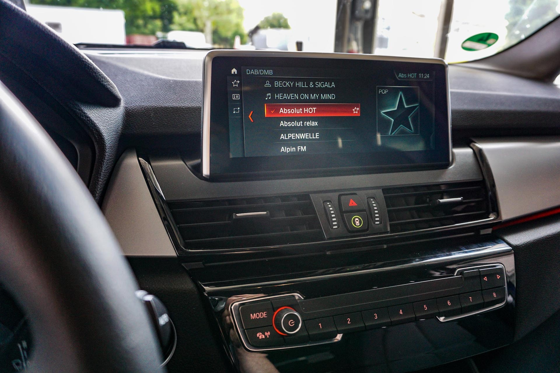 BMW F45 225xe iP Bild 2
